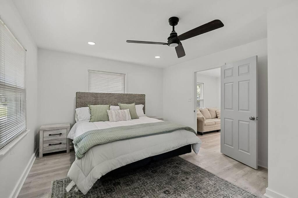 Lake Home, Dock, Fire Pit, Hot Tub, Game Room, Etc Winchester Bagian luar foto