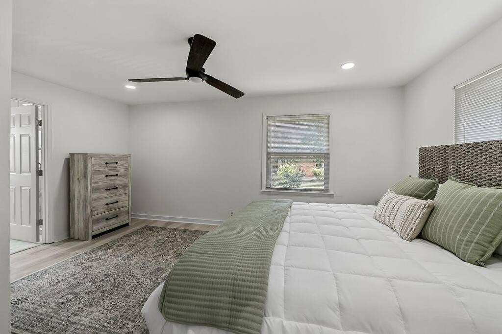 Lake Home, Dock, Fire Pit, Hot Tub, Game Room, Etc Winchester Bagian luar foto